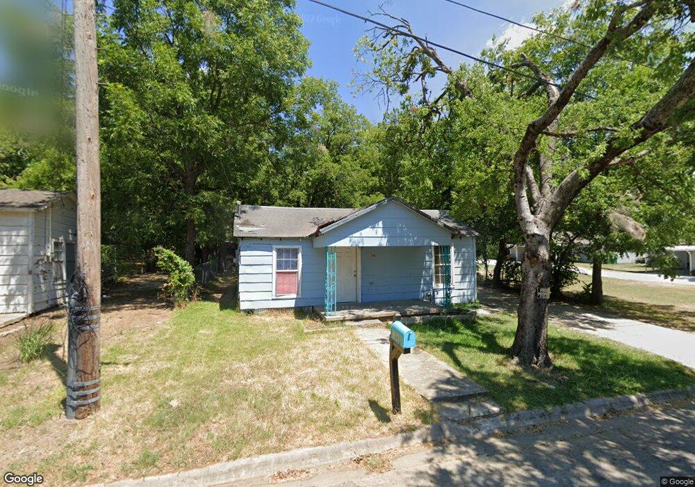 1106 S Taylor St, Gainesville, TX 76240 - photo 1