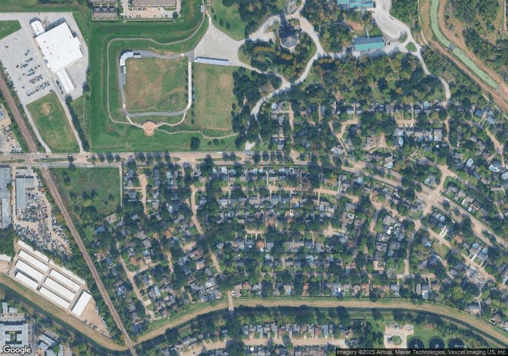 5034 Bayou Vista Dr, Houston, TX 77091 - photo 1