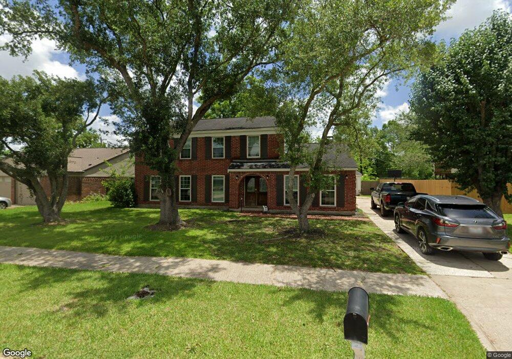 437 E Castle Harbour Dr, Friendswood, TX 77546 - photo 1