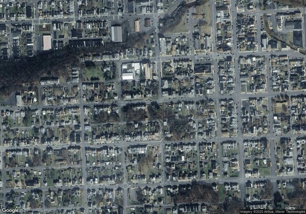 904 W Spruce St, Coal Township, PA 17866 - photo 1