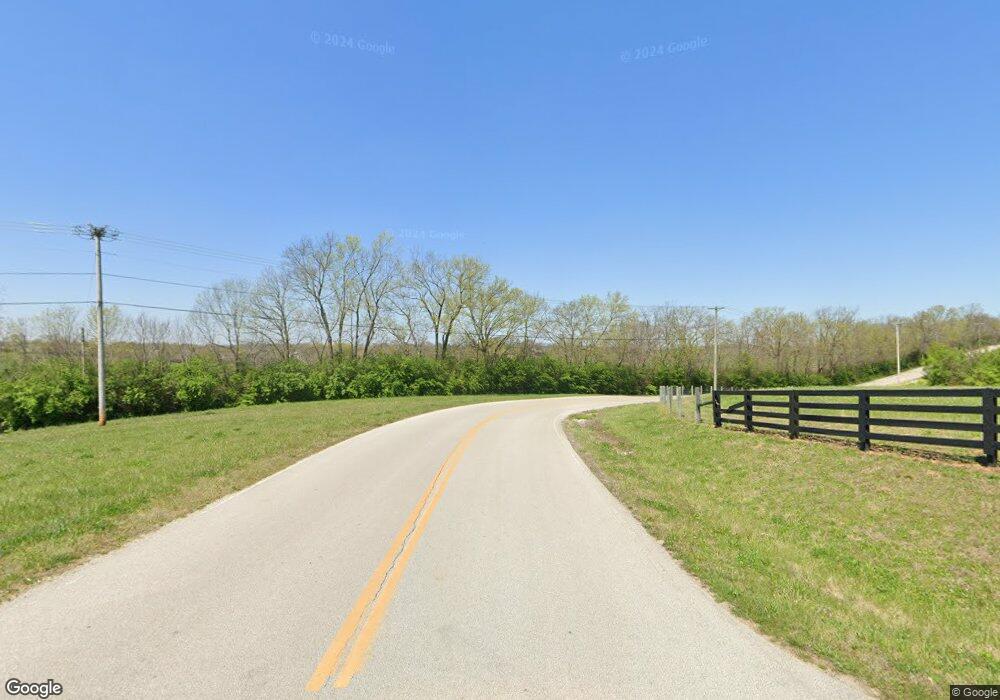 402 S Scruggs Ln, Frankfort, KY 40601 - photo 1