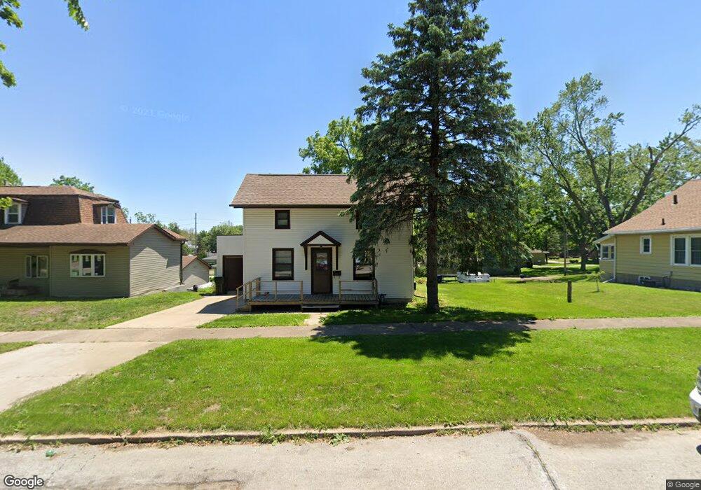 1410 W 3rd St, Cedar Falls, IA 50613 - photo 1