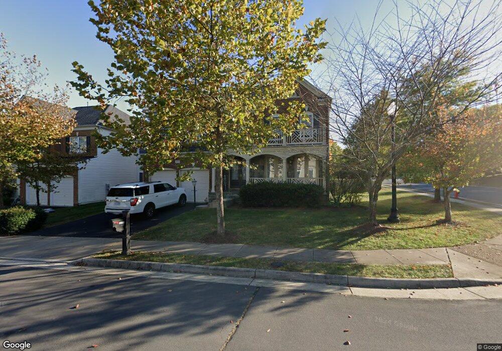 25798 South Village Dr, Chantilly, VA 20152 - photo 1