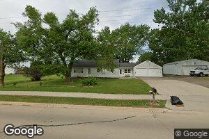653 S Mentzer Rd, Robins, IA 52328