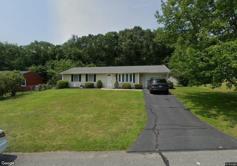 11 Algonquin Dr, South Dartmouth, MA 02748 - photo 1