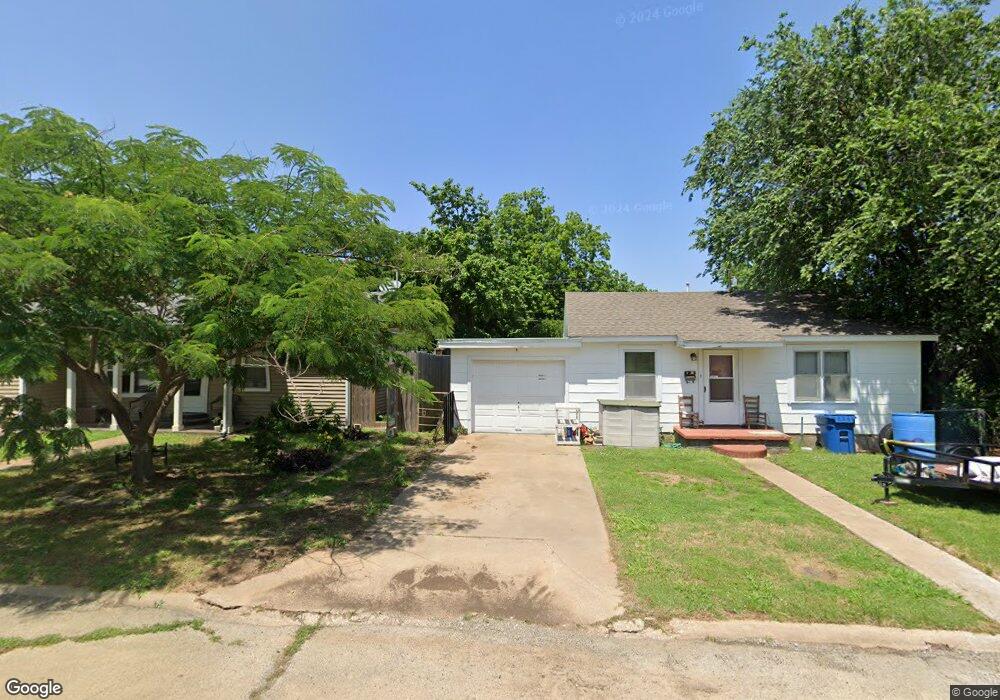 928 E 3rd St, Cushing, OK 74023 - photo 1