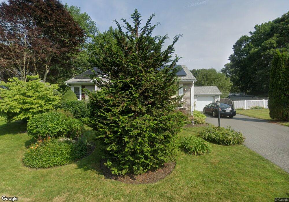 61 Richfield St, North Dartmouth, MA 02747 - photo 1