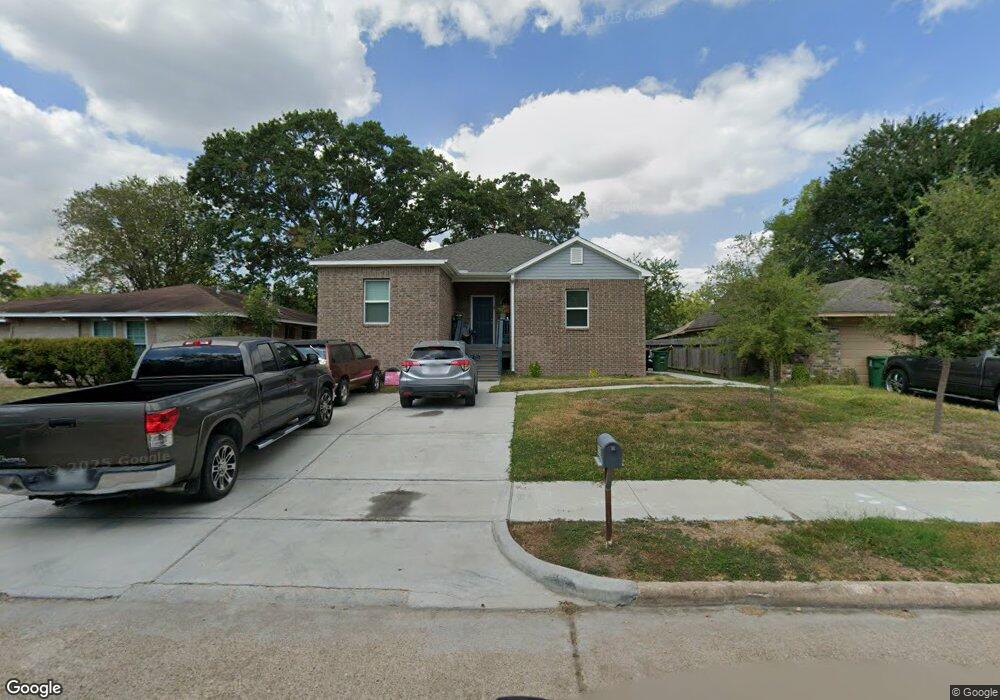 6330 Oaknut Dr, Houston, TX 77088 - photo 1