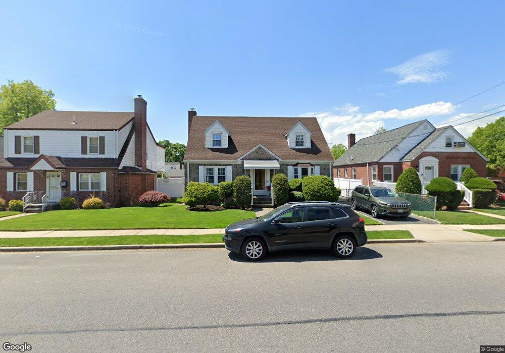 38 Scherer Blvd, Franklin Square, NY 11010 - photo 1