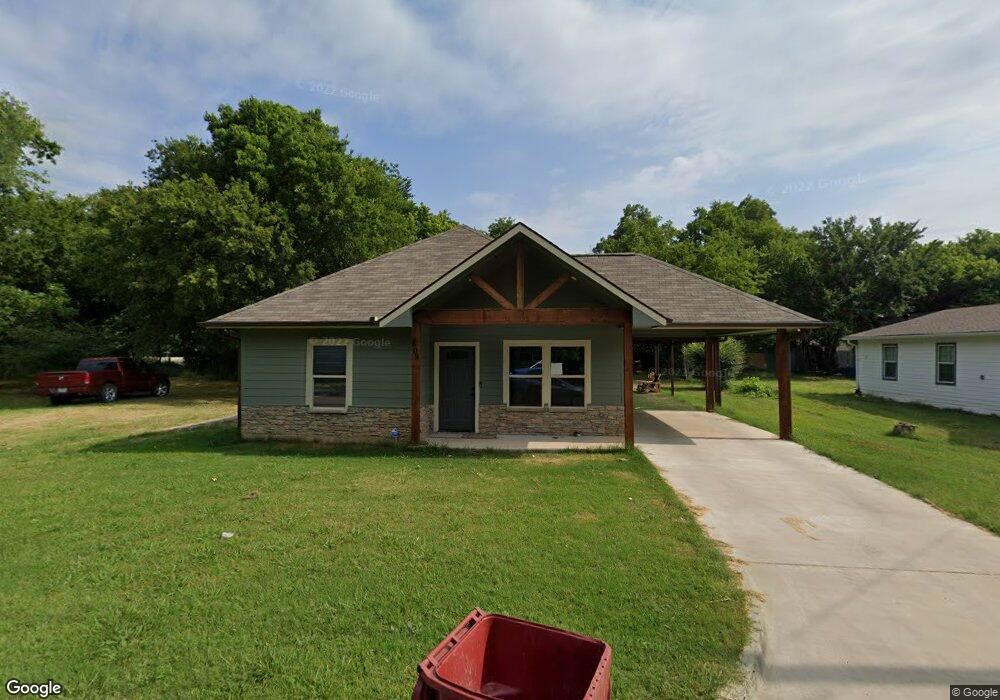 808 S 4th St, Bonham, TX 75418 - photo 1
