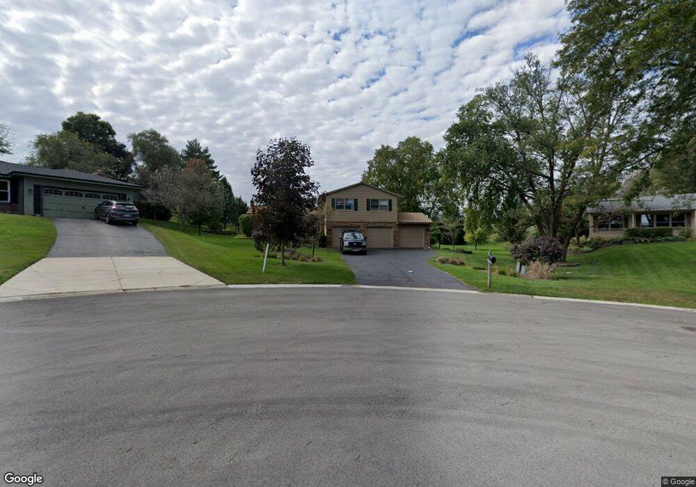 1425 Surrey Ln, Algonquin, IL 60102 - photo 1