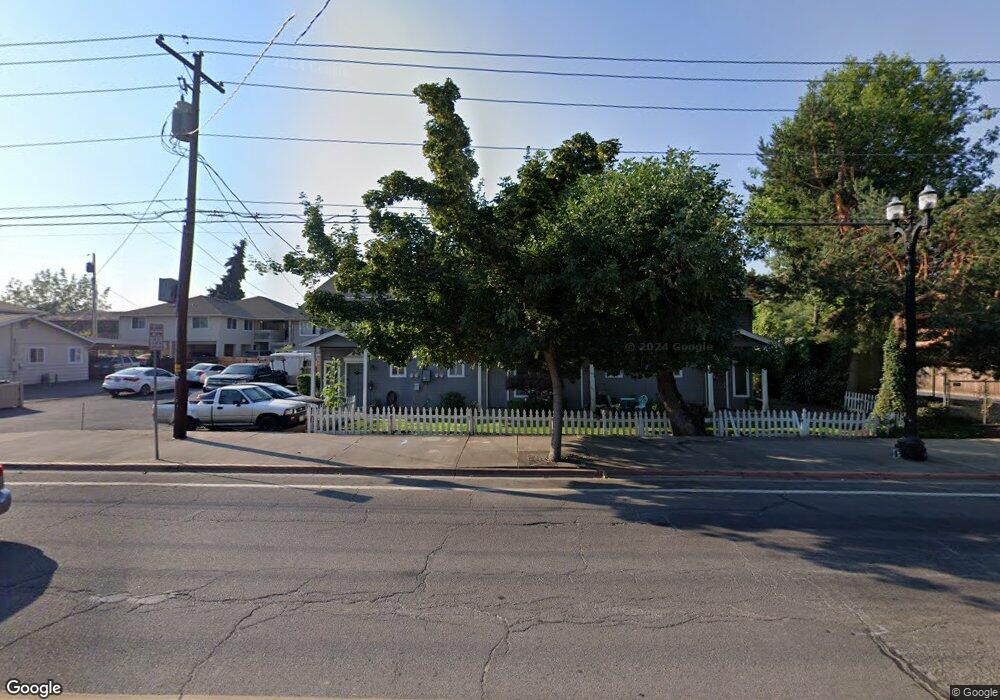 285 W Pine St, Central Point, OR 97502 - photo 1