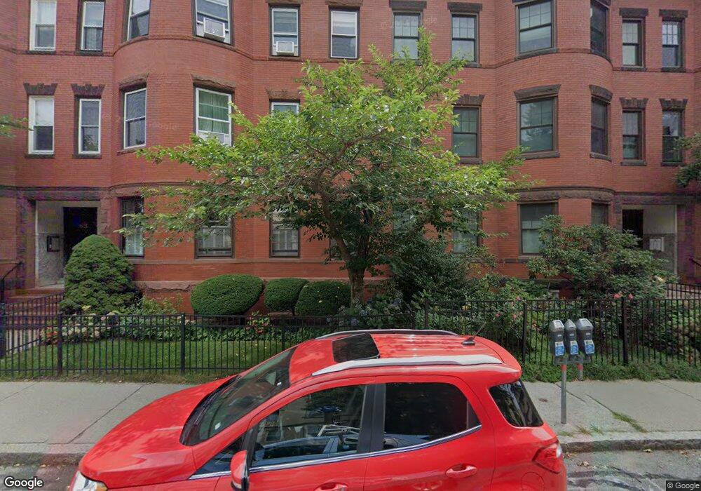 61 Pleasant St unit 2, Brookline, MA 02446 - photo 1