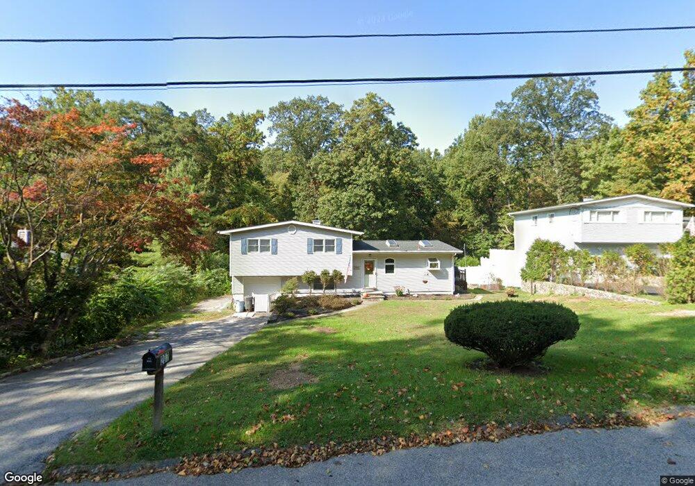 207 Laurel Dr, Cortlandt Manor, NY 10567 - photo 1