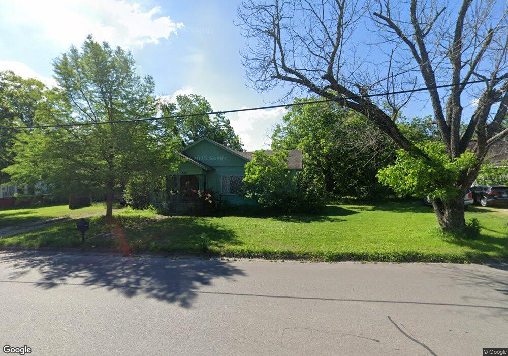 527 Woodard Ave, Cleburne, TX 76033 - photo 1