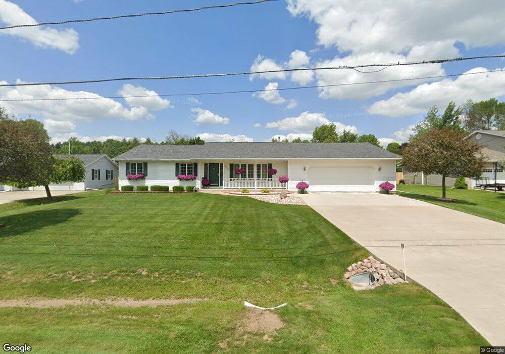 4512 Harvest Cir, Manitowoc, WI 54220 - photo 1