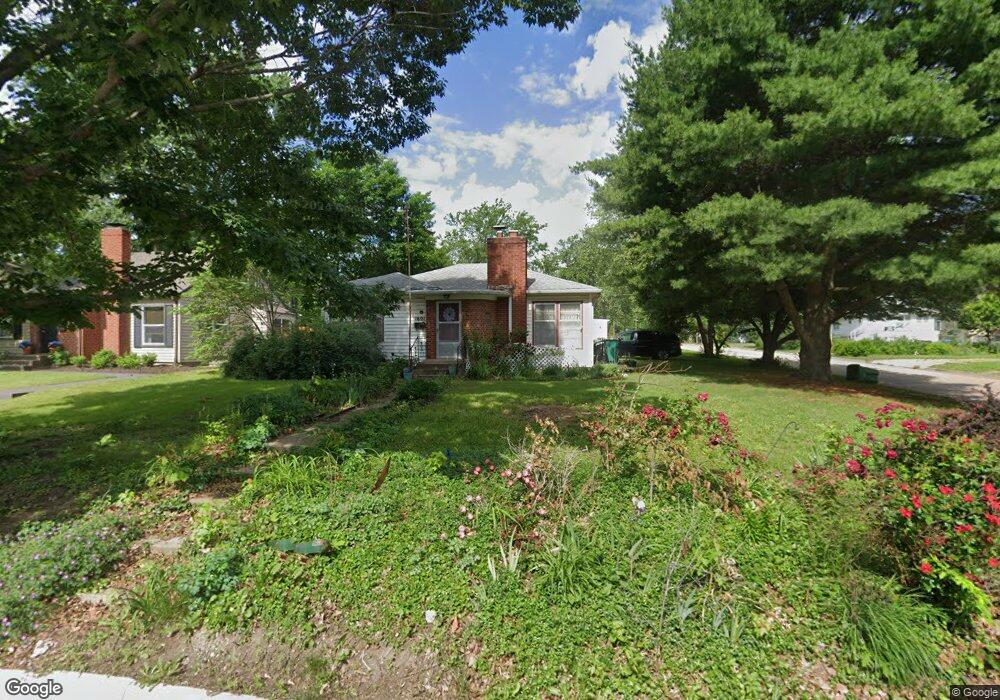 1601 SW Collins Ave, Topeka, KS 66604 - photo 1