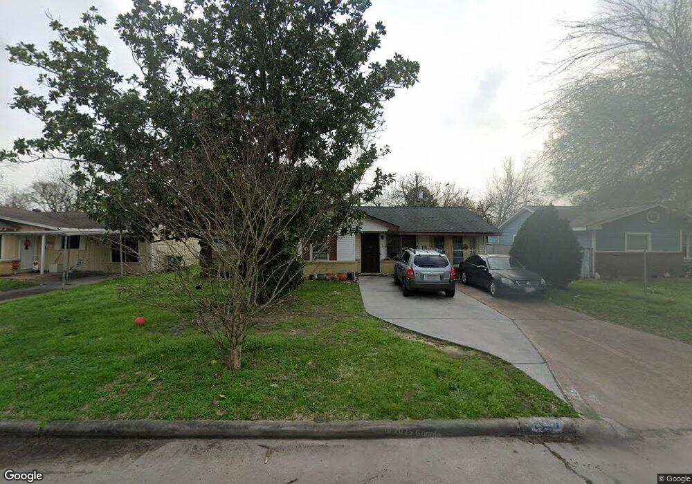 527 W Obion Rd, Houston, TX 77091 - photo 1