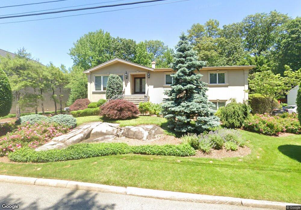 113 Hollywood Ave, Englewood Cliffs, NJ 07632 - photo 1