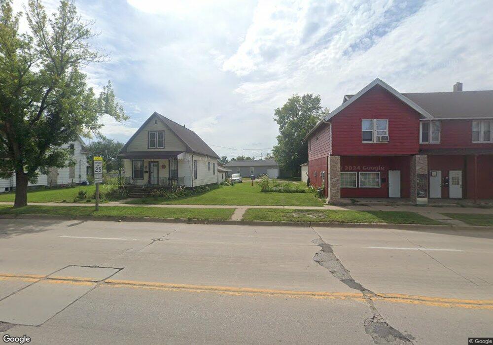 412 6th St SW, Cedar Rapids, IA 52404 - photo 1