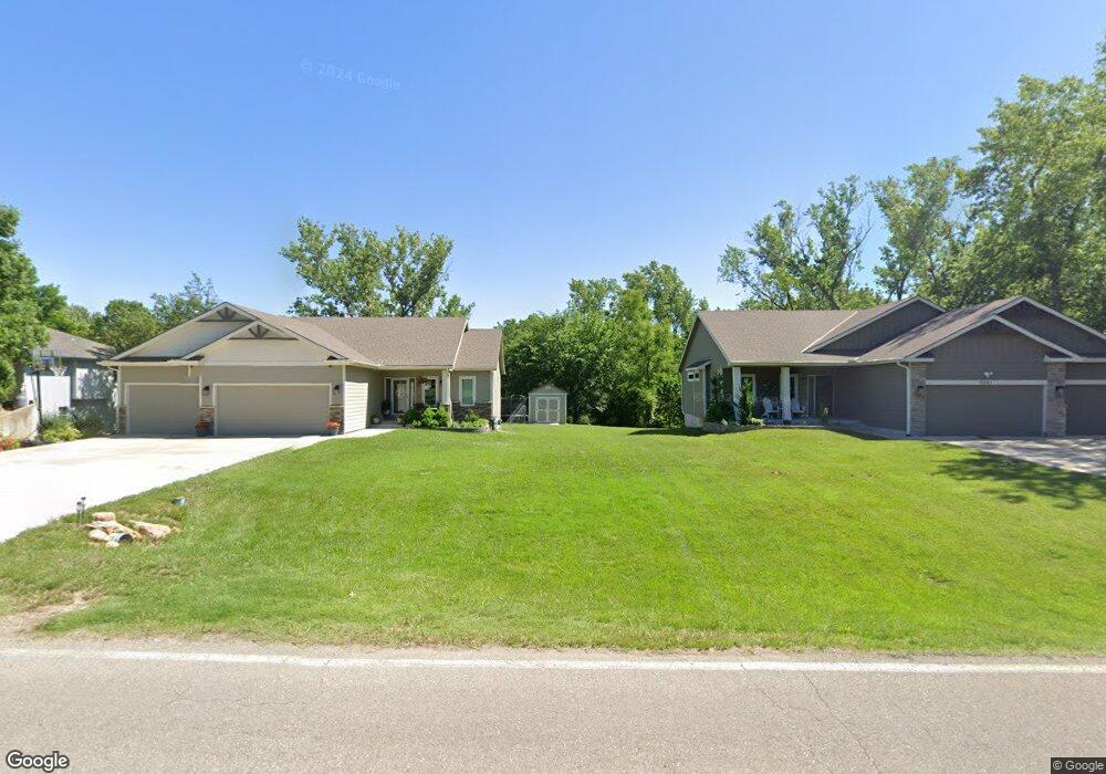 7163 SW 33rd St, Topeka, KS 66614 - photo 1