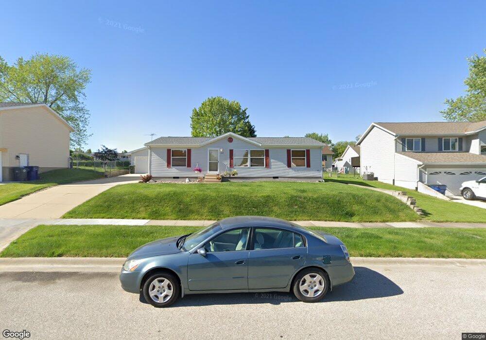1625 Aspen Dr, Waterloo, IA 50701 - photo 1