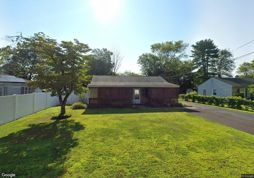 7 Laurel Rd, Windsor Locks, CT 06096 - photo 1