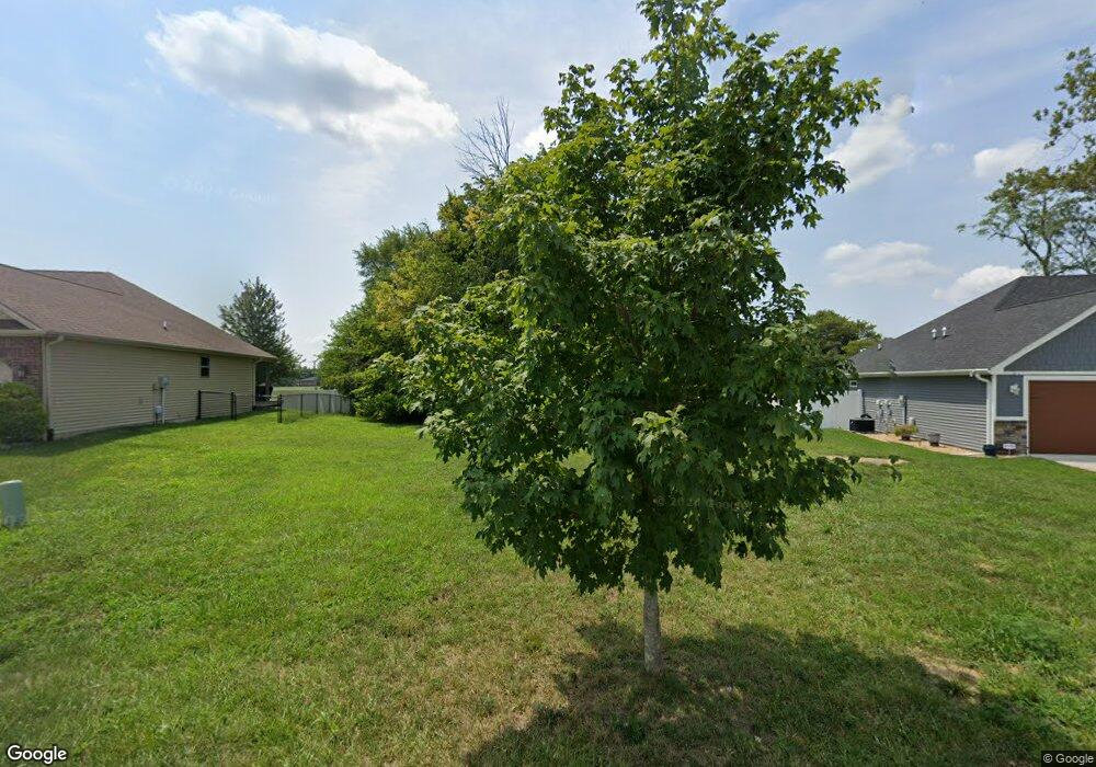 5695 Victory Dr, Columbus, IN 47203 - photo 1