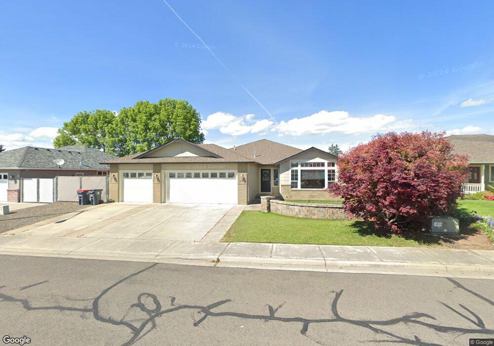 2317 Jeremy St, Central Point, OR 97502 - photo 1