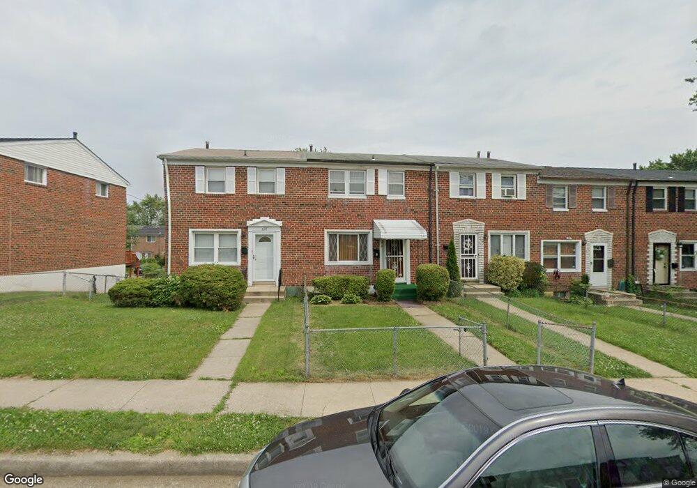 639 Charraway Rd, Baltimore, MD 21229 - photo 1