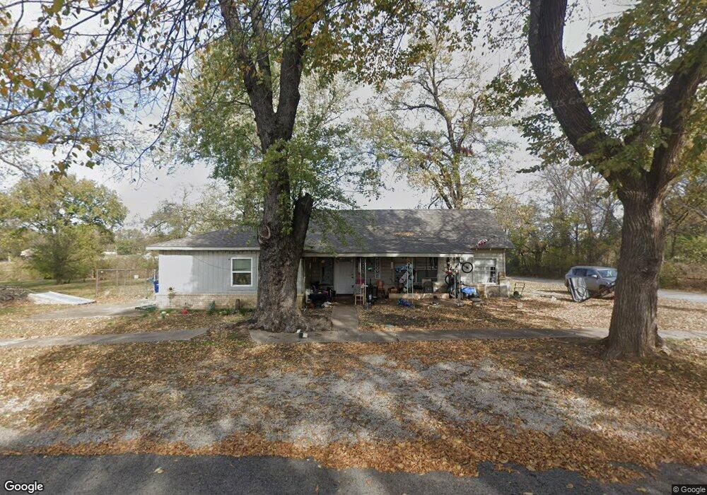 219 E Miami Ave, Cleveland, OK 74020 - photo 1