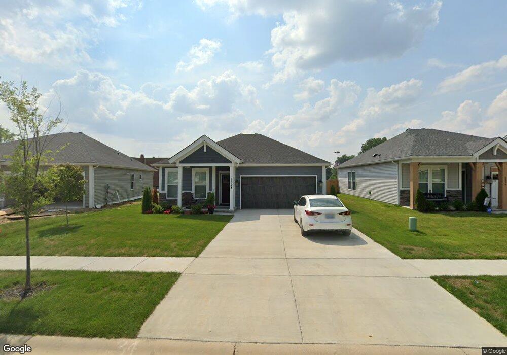 6528 Oak Village Dr, Louisville, KY 40228 - photo 1