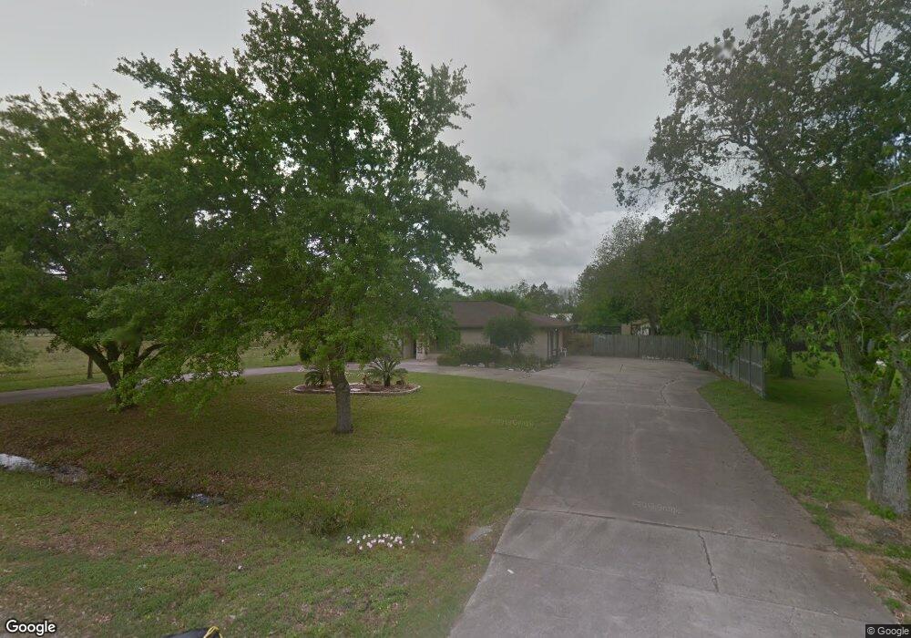 5034 Colonial Dr, Pearland, TX 77584 - photo 1