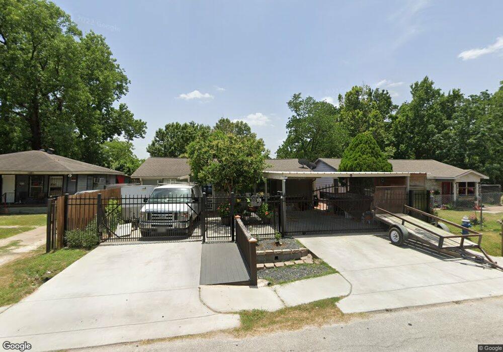 826 Marjorie St, Houston, TX 77088 - photo 1