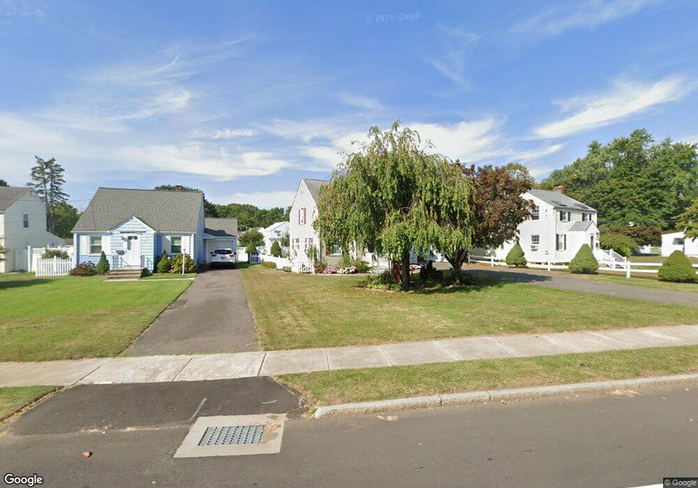 773 Quaker Ln S, West Hartford, CT 06110 - photo 1