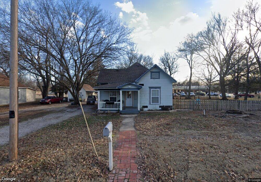 2610 Felix Ave, Parsons, KS 67357 - photo 1