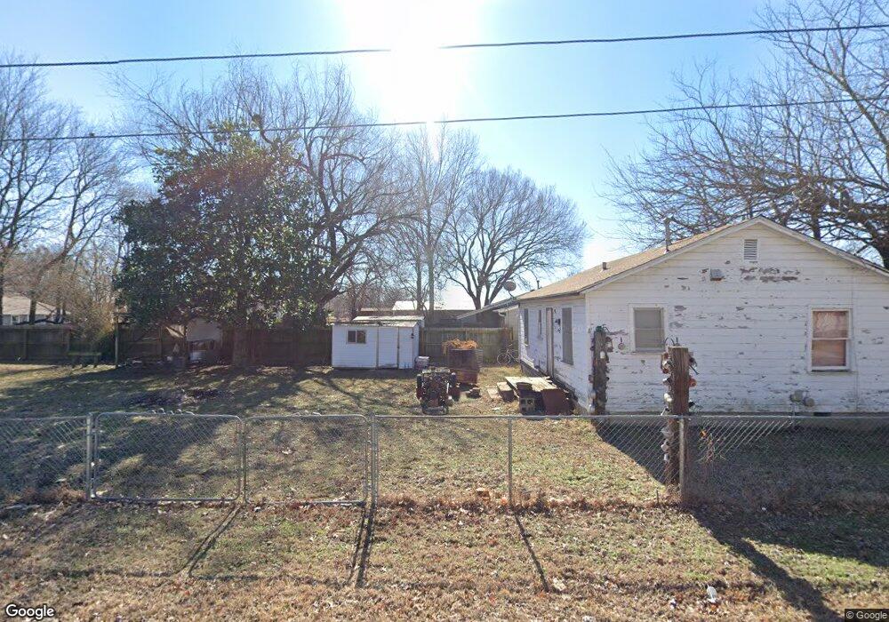 437 E Claremore St, Claremore, OK 74017 - photo 1