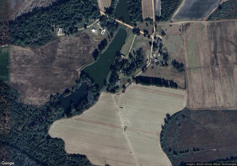 523 Windwood Rd, Douglas, GA 31533 - photo 1