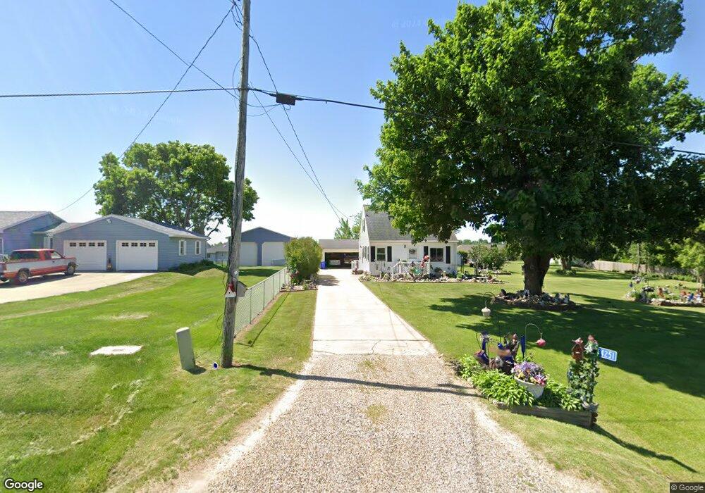 4251 33rd Ave SW, Cedar Rapids, IA 52404 - photo 1