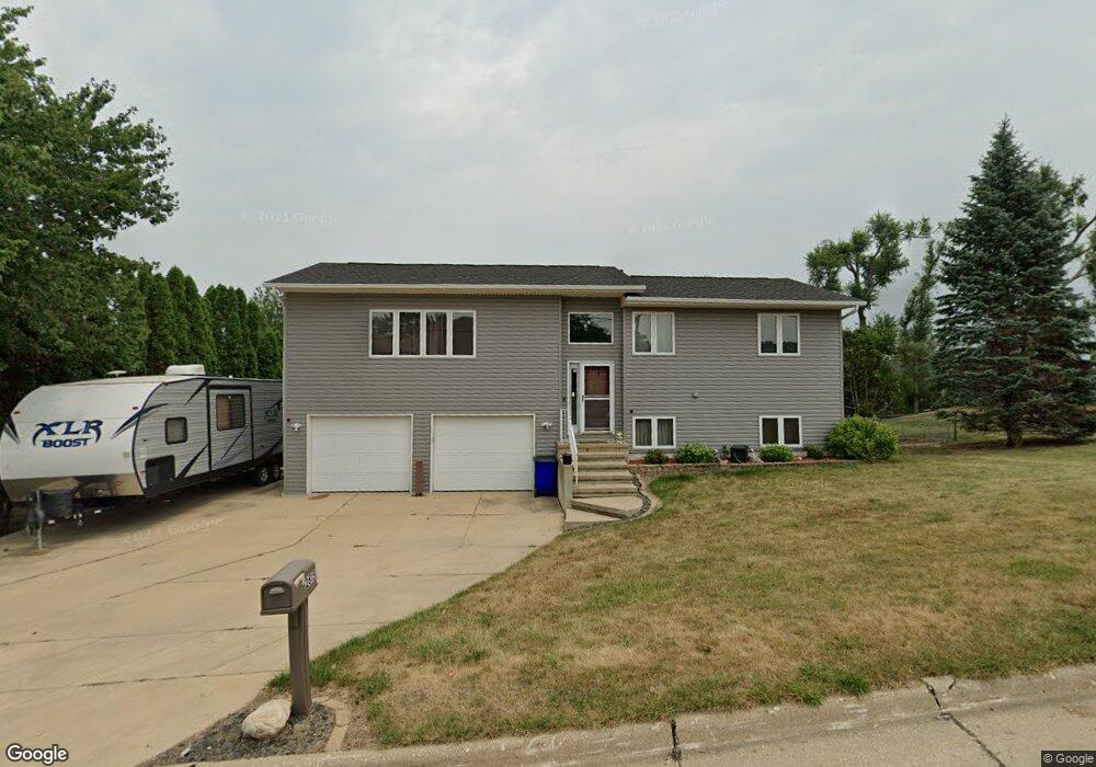 2815 Schaeffer Dr SW, Cedar Rapids, IA 52404 - photo 1