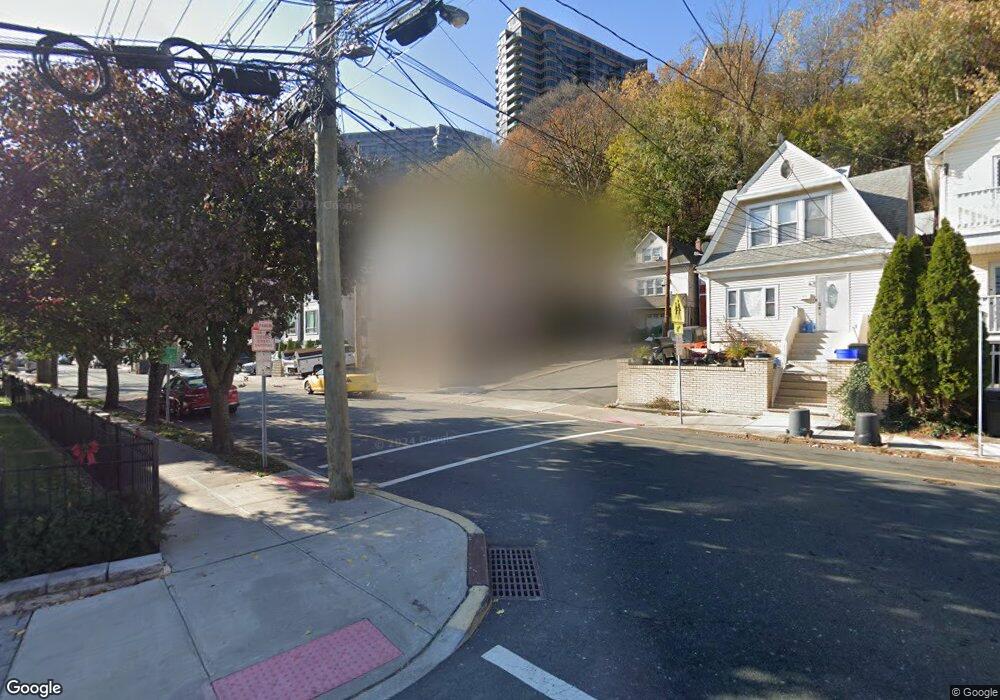 408 Undercliff Ave, Edgewater, NJ 07020 - photo 1