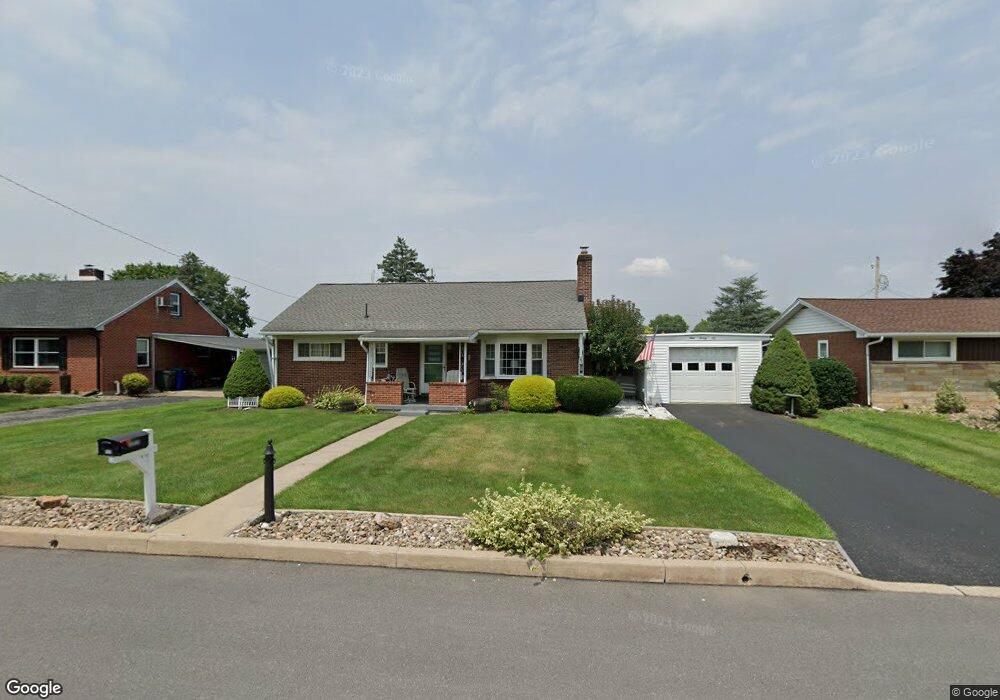 926 Saint Paul St, Lewisburg, PA 17837 - photo 1