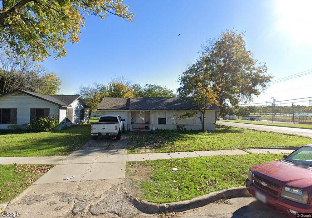 1245 Ralph St, Grand Prairie, TX 75051 - photo 1
