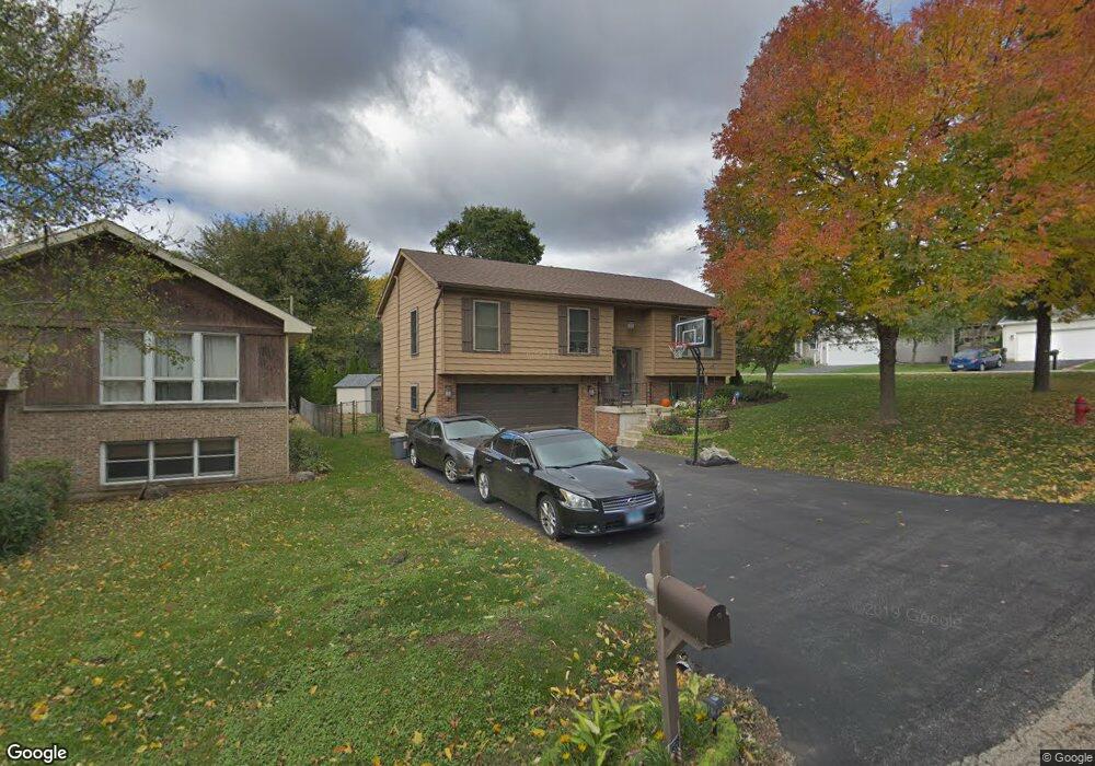 611 Seminole Trail unit 10, Lake In the Hills, IL 60156 - photo 1