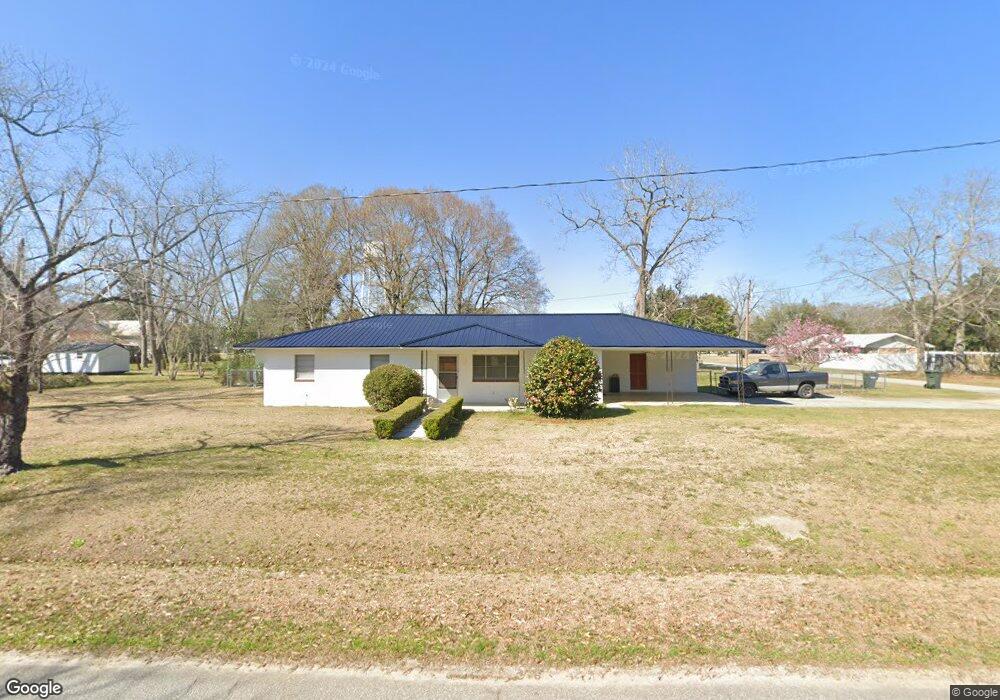 102 Cedar Ave, Claxton, GA 30417 - photo 1