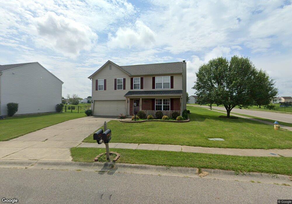 2305 Lakecrest Dr, Columbus, IN 47201 - photo 1