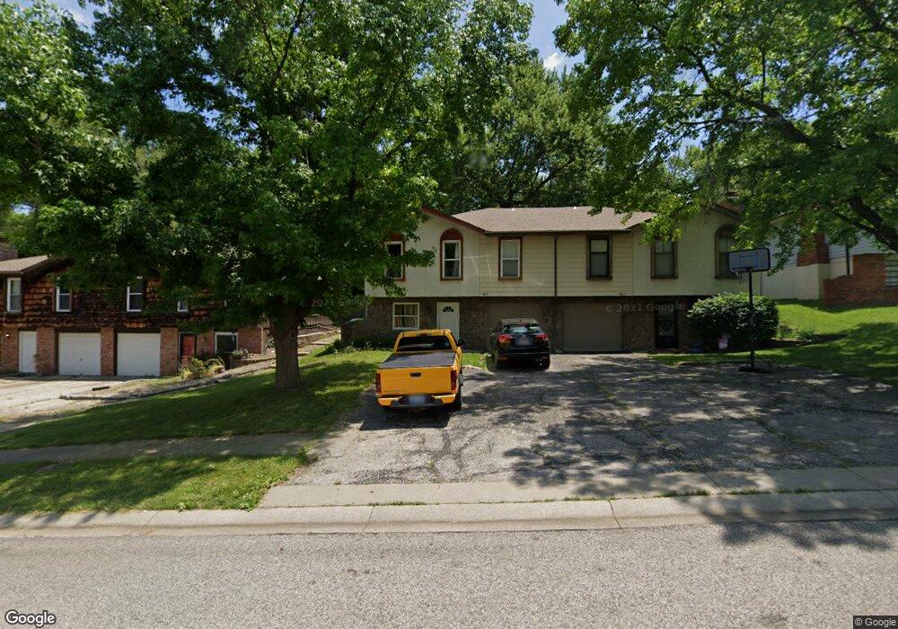 7613 Monrovia St, Shawnee, KS 66216 - photo 1