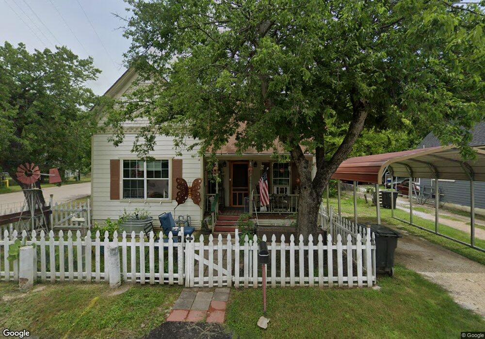 1118 Trinity St, Cleburne, TX 76031 - photo 1