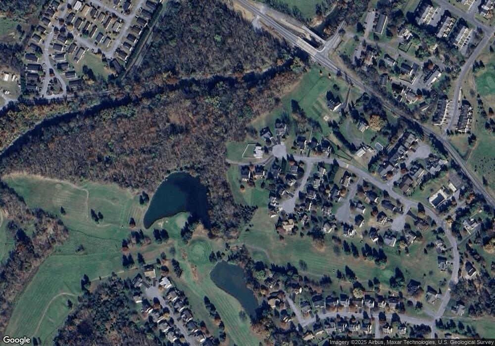 985 Caledonia Dr, Martinsburg, WV 25405 - photo 1