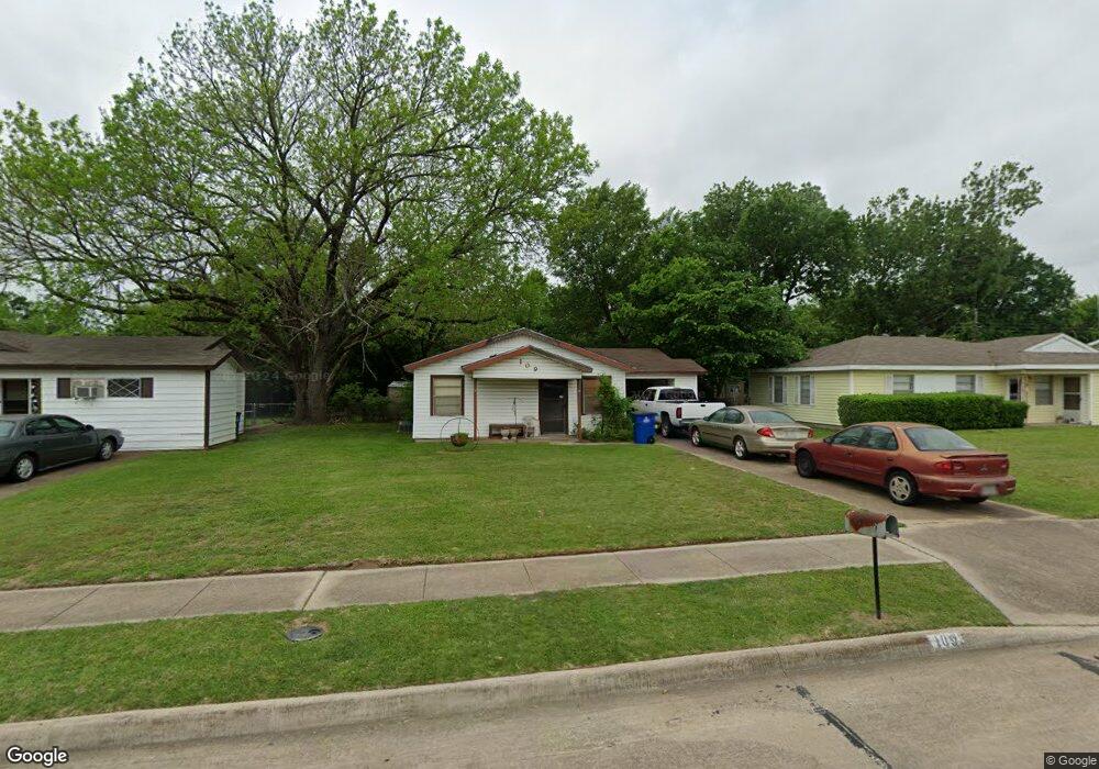 109 Highland Dr, Ennis, TX 75119 - photo 1
